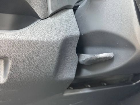 Used 2019 Toyota RAV4 LE w/ Carpet Mat Package AWD/4WD image 36