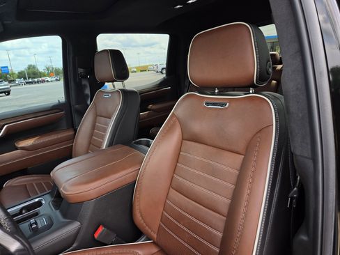 Used 2023 GMC Sierra 1500 Denali Ultimate AWD/4WD image 13
