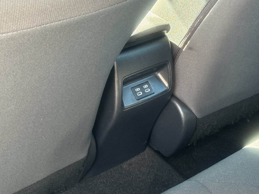 Used 2026 Toyota Corolla LE AWD/4WD image 37