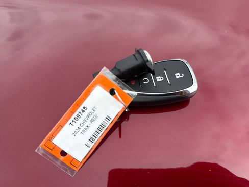 Used 2024 Chevrolet Trax RS w/ Sunroof Package image 29