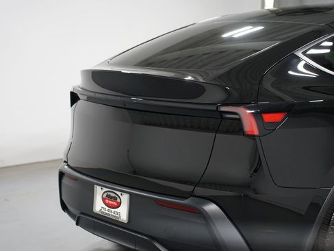 Used 2026 Tesla Model Y 2WD image 9