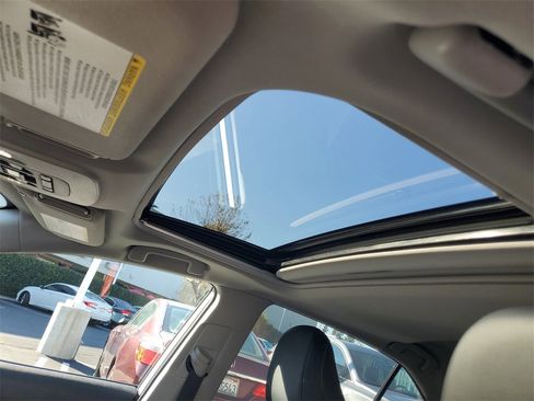 Used 2022 Toyota Camry SE image 33