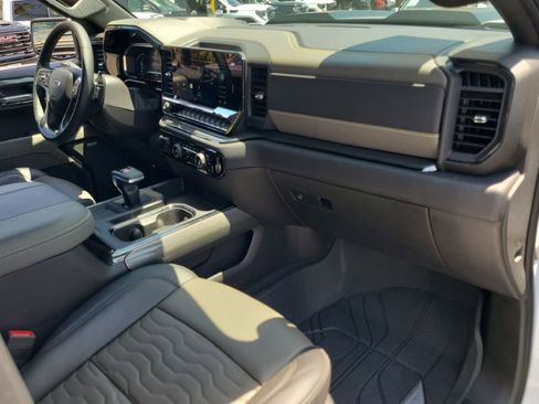 Used 2025 Chevrolet Silverado 1500 ZR2 w/ Technology Package AWD/4WD image 28