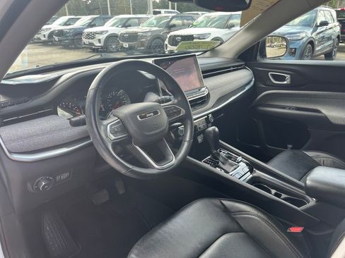 Used 2022 Jeep Compass Latitude image 8
