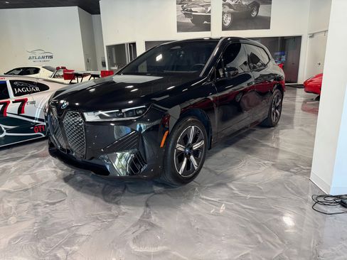 Used 2023 BMW iX xDrive50 w/ Sport Package image 2