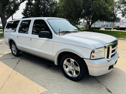 Used 2005 Ford Excursion Eddie Bauer RWD image 1