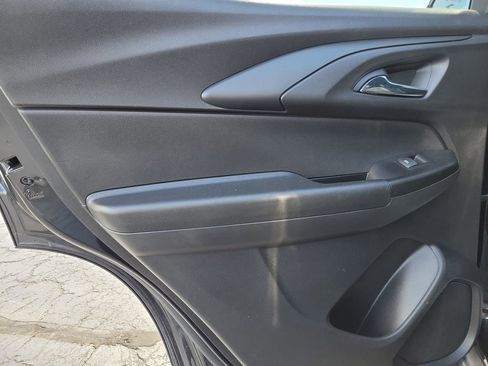 Used 2021 Chevrolet TrailBlazer RS w/ Sun and Liftgate Package image 10