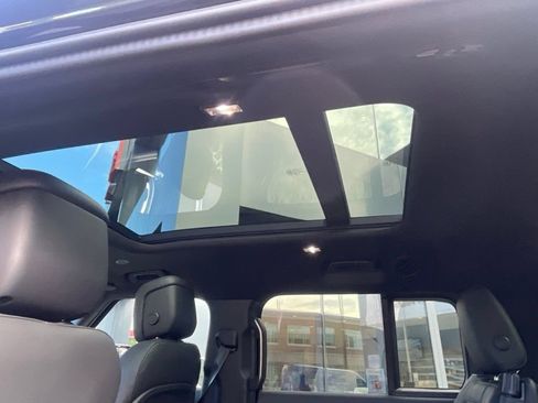 Used 2025 Land Rover Defender 130 X-Dynamic SE AWD/4WD image 14