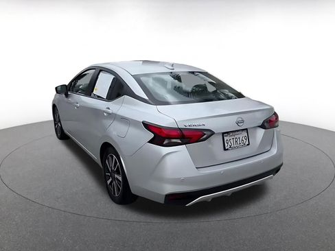 Used 2025 Nissan Versa SV FWD image 11