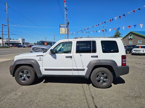 Used 2011 Jeep Liberty Renegade w/ Premium Group AWD/4WD image 4