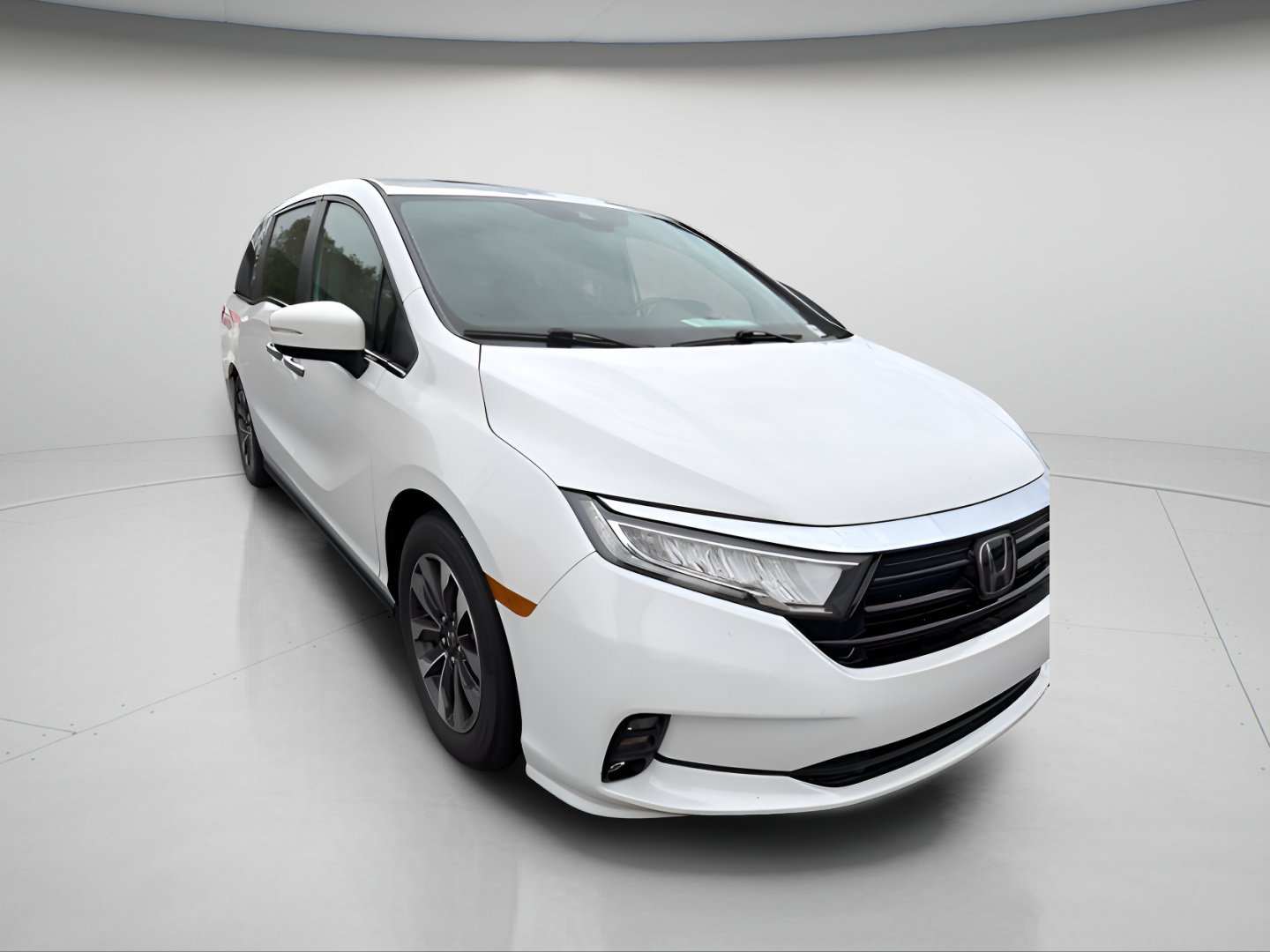 Used 2024 Honda Odyssey EX-L image 3