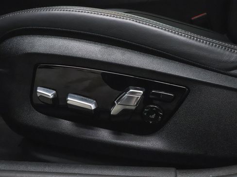 Used 2023 BMW M550i xDrive w/ Parking Assistance Package image 16