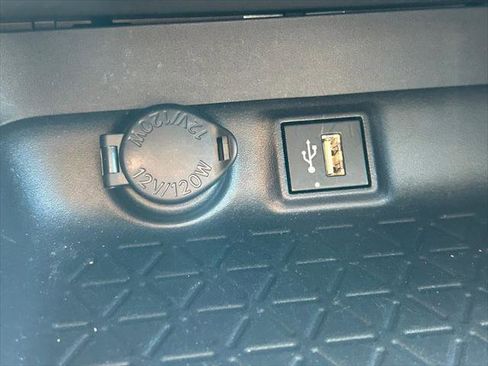 Certified 2025 Toyota RAV4 XLE FWD image 27
