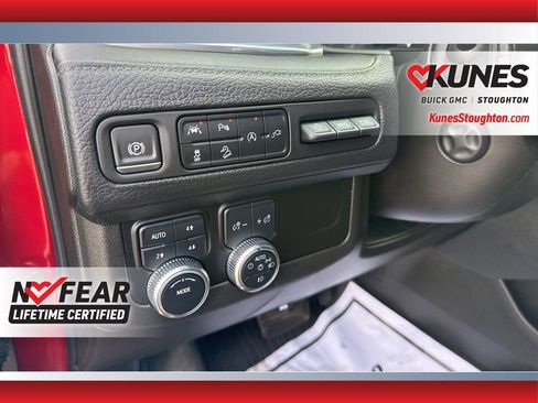 Used 2021 GMC Yukon Denali w/ Denali Premium Package image 25