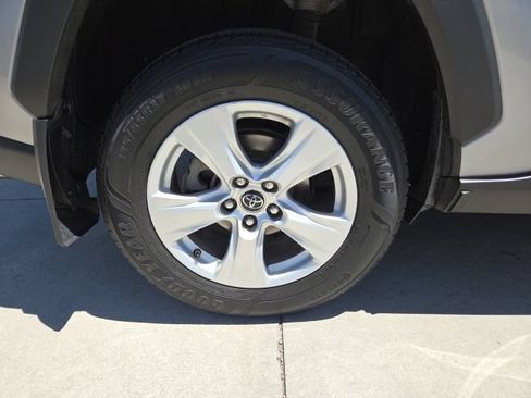 Used 2019 Toyota RAV4 XLE w/ All Weather Liner Package FWD image 13