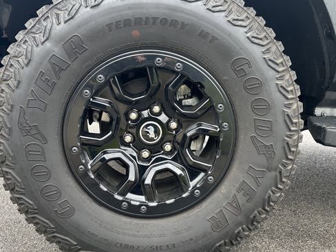 Used 2024 Ford Bronco Wildtrak image 12