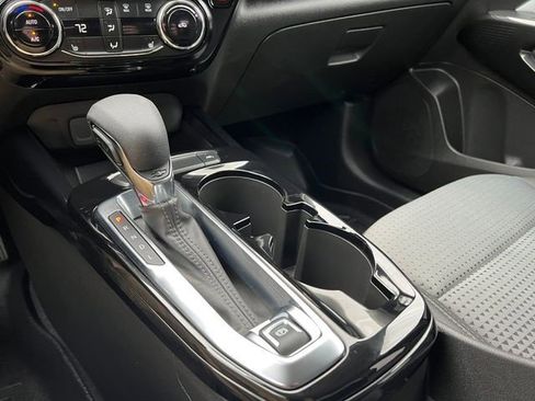 Certified 2024 Chevrolet Trax LT w/ LT Convenience Package image 27