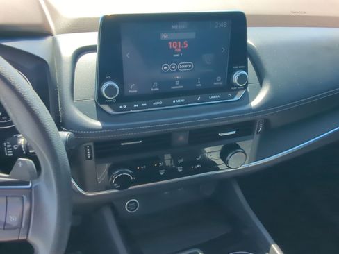 Used 2021 Nissan Rogue S FWD image 18