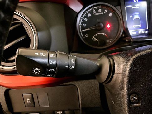 Used 2020 Toyota Tacoma TRD Off-Road image 31