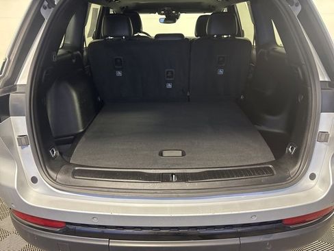 Certified 2023 Jeep Grand Cherokee Altitude image 8