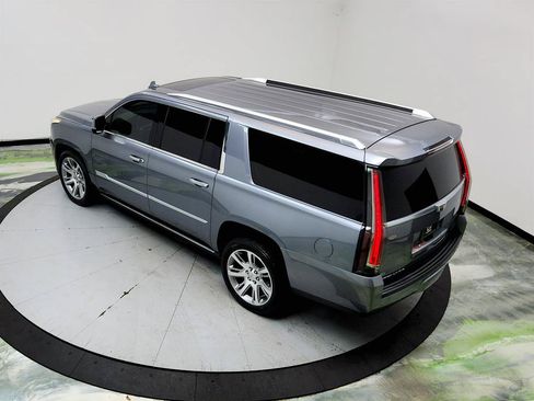 Used 2019 Cadillac Escalade ESV Premium Luxury AWD/4WD image 37