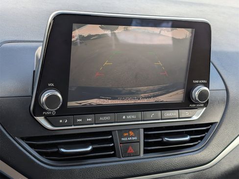 Used 2022 Nissan Altima 2.5 SV image 19