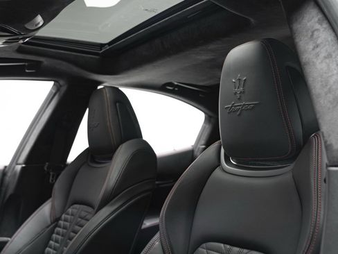 Used 2022 Maserati Ghibli Trofeo image 13