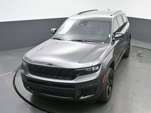 Used 2023 Jeep Grand Cherokee L Laredo AWD/4WD image 38