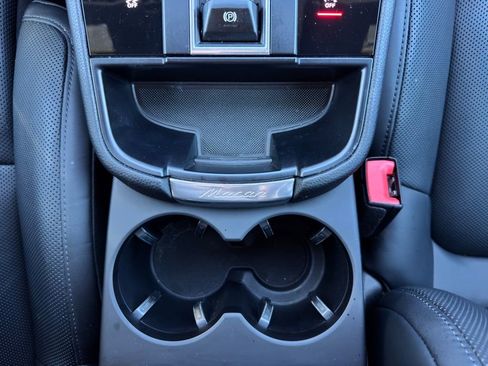 Used 2023 Porsche Macan image 23