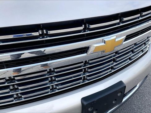 Used 2024 Chevrolet Tahoe Premier AWD/4WD image 28