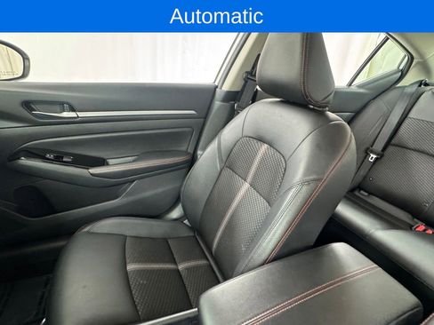 Used 2024 Nissan Altima 2.5 SR FWD image 13