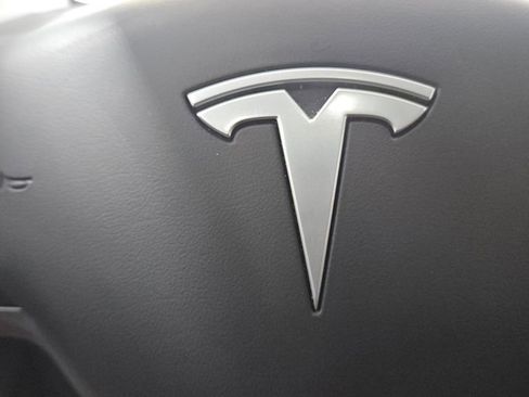 Used 2025 Tesla Model Y Long Range image 34