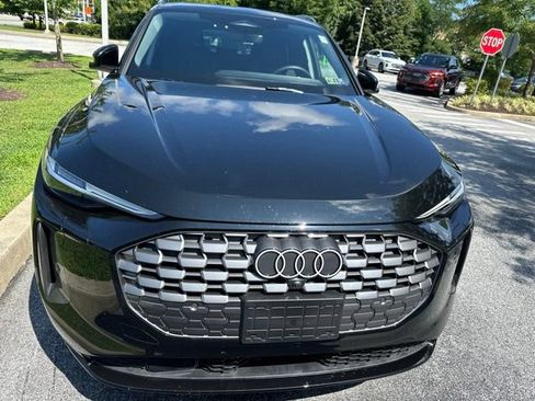 Used 2025 Audi Q5 Premium Plus AWD/4WD image 2