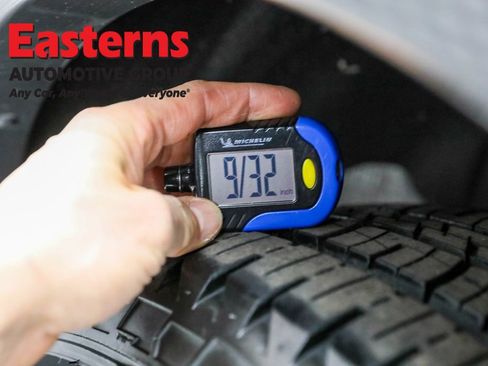 Used 2023 Nissan Armada SL w/ Captain's Chairs Package image 32