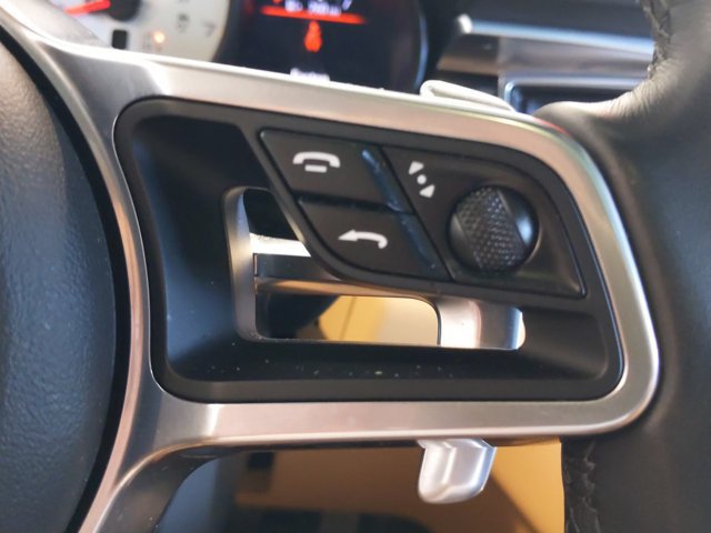 Used 2018 Porsche Macan AWD/4WD image 24
