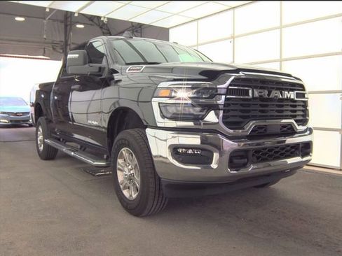 Used 2026 RAM 2500 Big Horn AWD/4WD image 4