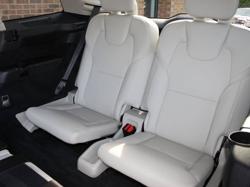 Used 2016 Volvo XC90 T6 Momentum w/ Protection Package Plus AWD/4WD image 15