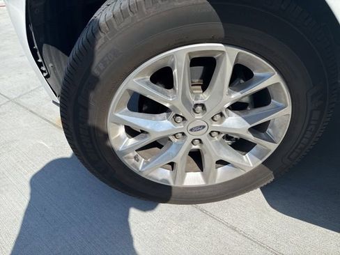 Used 2021 Ford Expedition XLT image 5