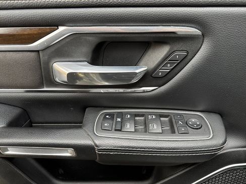 Used 2022 RAM 1500 Laramie AWD/4WD image 8