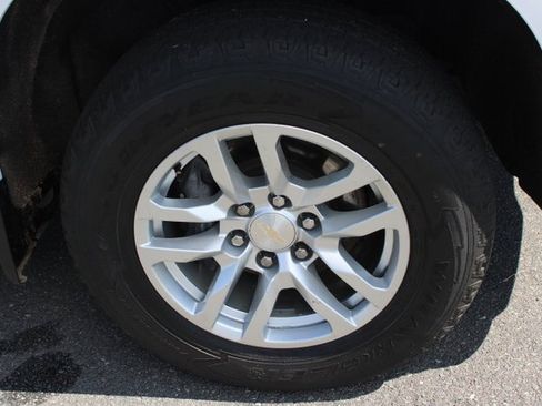 Used 2021 Chevrolet Silverado 1500 LT image 24