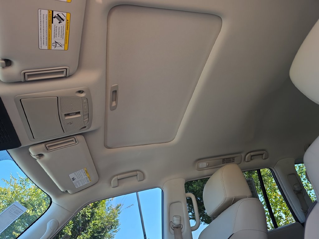 Used 2022 Nissan Armada Platinum w/ Captain's Chairs Package AWD/4WD image 21