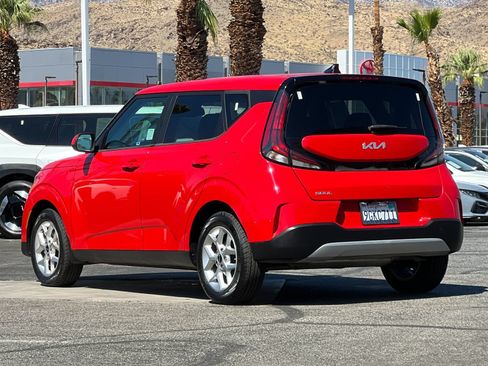 Certified 2023 Kia Soul S FWD image 5