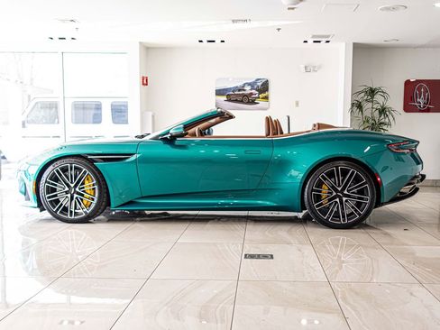 Used 2025 Aston Martin DB12 Convertible RWD image 6