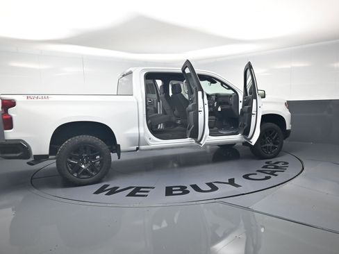 Used 2024 Chevrolet Silverado 1500 Custom Trail Boss w/ LPO, Dark Essentials Package AWD/4WD image 25