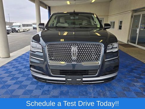 Used 2022 Lincoln Navigator Reserve image 3