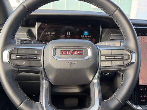 Used 2025 GMC Acadia Elevation image 20