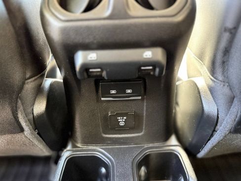 Used 2022 Jeep Gladiator Mojave w/ LED Lighting Group AWD/4WD image 30