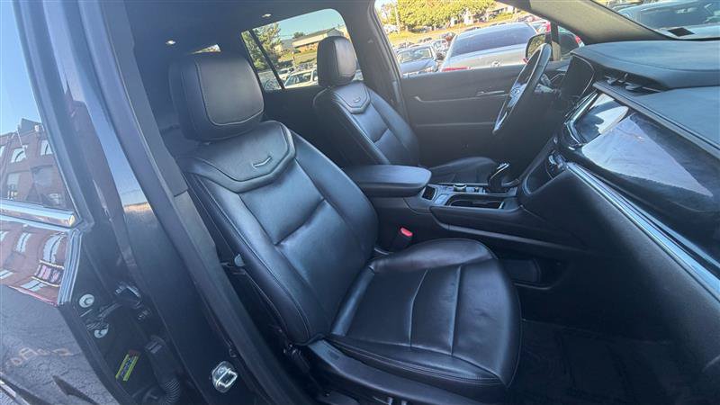 Used 2022 Cadillac XT6 Premium Luxury AWD/4WD image 9