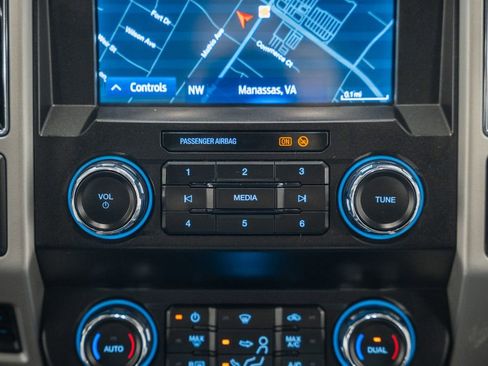 Used 2021 Ford F350 Lariat image 31