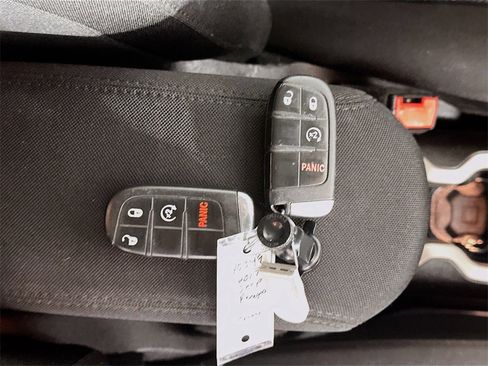 Used 2017 Jeep Renegade Sport w/ Power & Air Group image 34